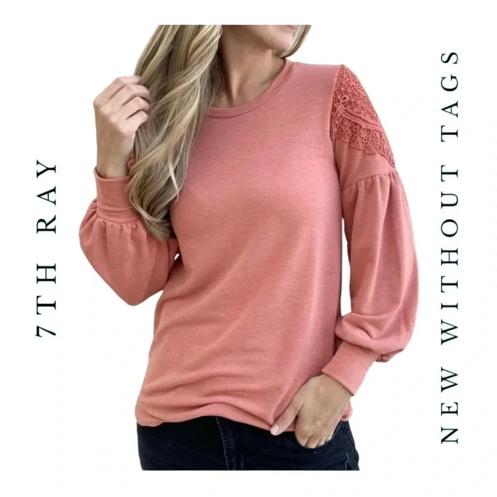 0376W. 7TH RAY LONG SLEEVE CROCHET SHOULDER DETAIL TOP SIZE X-LARGE CORAL COLOR